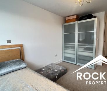 2 bedroom flat to rent - Photo 4