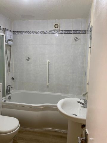 1 bedroom flat to rent - Photo 5