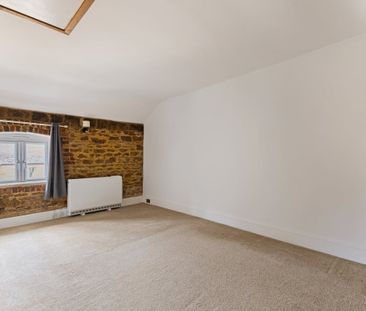 2 bedroom end of terrace house to rent - Photo 1
