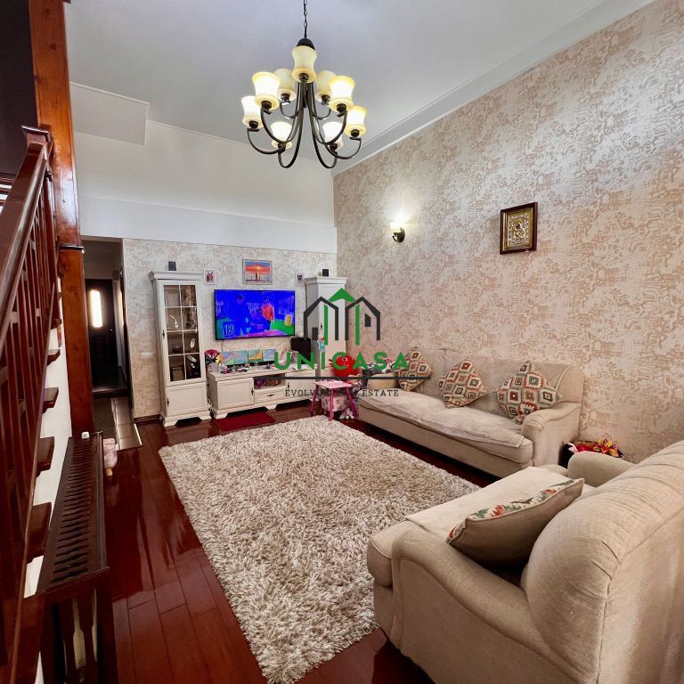 Casa Vladesti/4 camere / De inchiriat - Fotografie 1