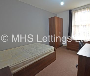 4 Bedroom Mid Terraced House for rent in Harold Road - Photo 5