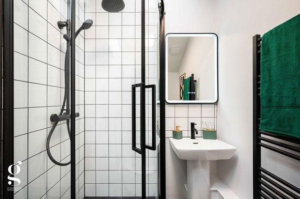 1 bedroom in a flat share to rent - Photo 1