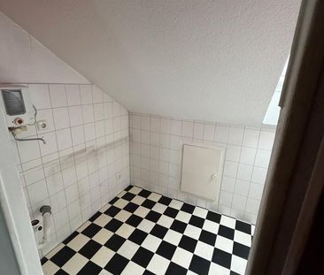 helle Dachgeschosswohnung - Photo 1