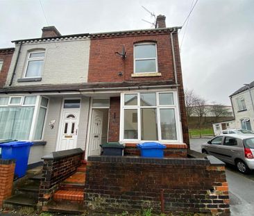 2 bedroom terraced house to rent - Photo 4