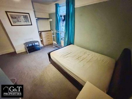 High Street, Cradley Heath, B64 - Photo 5