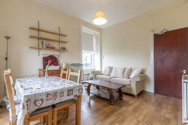 3 bedroom flat to rent - Photo 1