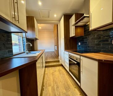 3 bedroom apartment to rent - Photo 6