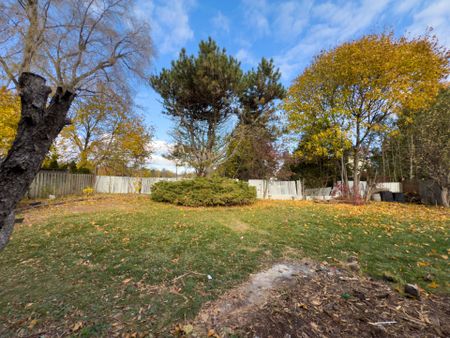 For Lease - 343 Bronte Road, Oakville, Ontario - Photo 3