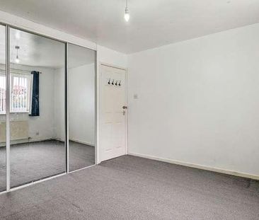 Oldham Road, Royton, OL2 - Photo 1