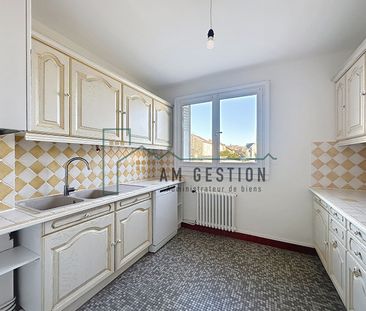 Location Appartement 4 pièces 69m² - Photo 2