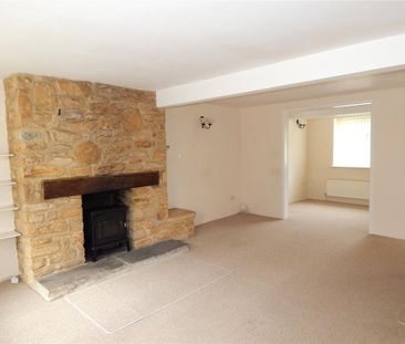 2 bedroom semi-detached house to rent - Photo 2