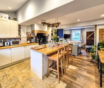 2 bedroom end of terrace house to rent - Photo 1