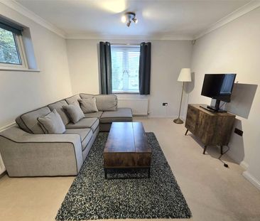 Gray Place, Wokingham Road, Bracknell, Berkshire, RG42 - Photo 2