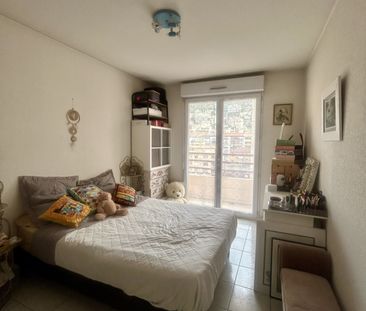 Location Appartement 1 pièce 55m² NICE 06300 - Photo 2