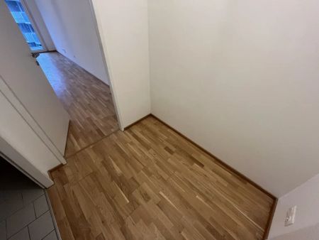 Moderne 1-Zimmerwohnung mit Balkon - Photo 2