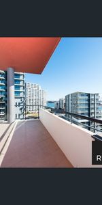 MASSIVE 3 Bedroom + Study Penthouse with Huge Outdoor Entertainment Area - Photo 4