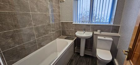 1 Bed - 25 Keresforth Hill Road, Kingstone, Barnsley, Barnsley - S70 6RR - Professional - Photo 3