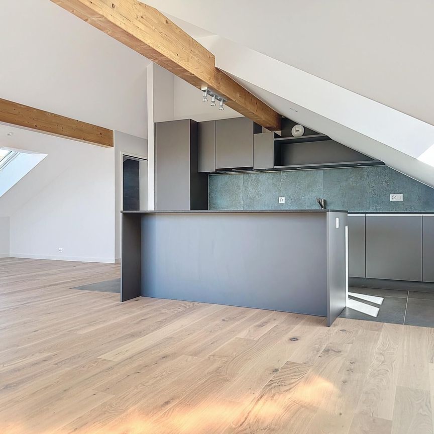 Spacious 3-room attic apartment with attic and lake view - Foto 1