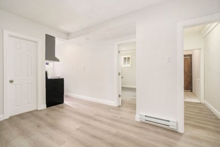 For Lease - 484 Queen Mary Street Unit# 1, Overbrook - Castleheights and Area, Ontario - Photo 2