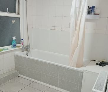 Room in a Shared Flat, Stratford, E15 - Photo 5