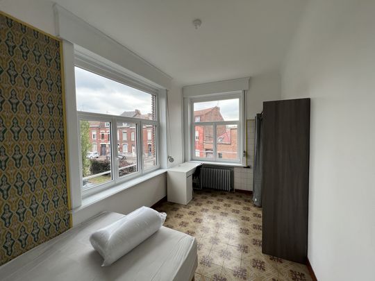 Chambre dans une maison bourgeoise - Photo 1