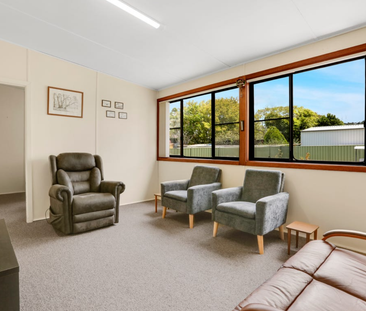 4 Bedroom Spacious Home - Photo 6