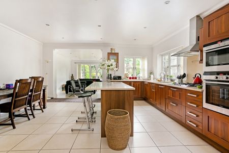 3 bedroom semi-detached house to rent - Photo 4