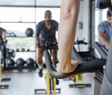 3 bedroom flat to rent - Photo 4