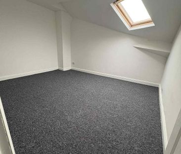 3 bedroom flat to rent - Photo 3