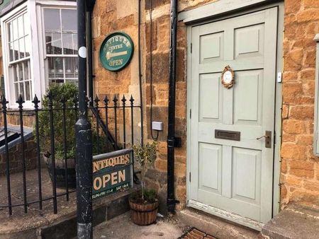 Market Place, Deddington, OX15 - Photo 2
