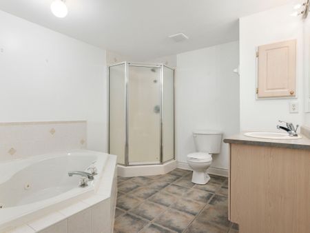 For Lease - 51 Castle Glen Crescent, Kanata, Ontario - Photo 3