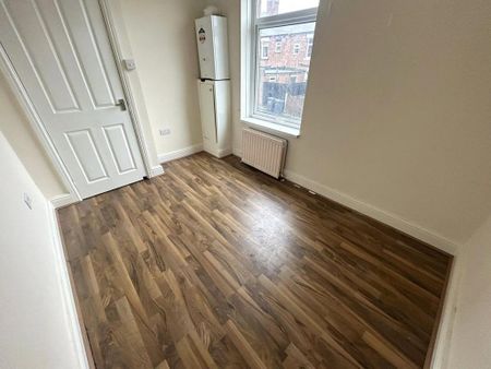 2 bedroom terraced house to rent - Photo 2