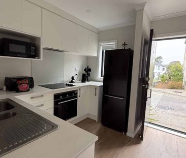 Modern 2 bedroom home - Ranui - Photo 4