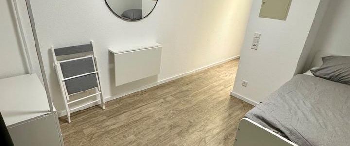 Möblierte 1-Zimmer-Wohnung mit Balkon und Duplex-Stellplatz in Ma - Foto 1