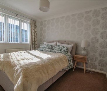 Hawthorne Way, Shelley, Huddersfield, West Yorkshire, HD8 - Photo 2