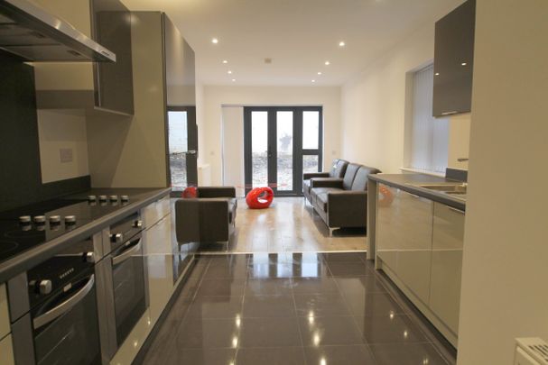 Cyprian house, Monthermer road, Monthermer Road - Photo 1