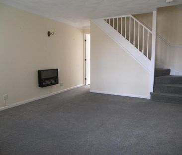 2 bedroom end of terrace house to rent - Photo 3