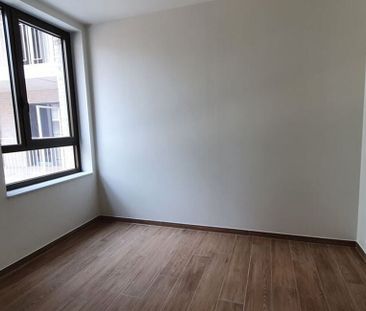Appartement te huur in Antwerpen voor € 1.300 met 3 slaapkamers - Photo 3