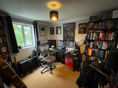 4 bedroom semi-detached house to rent - Photo 4