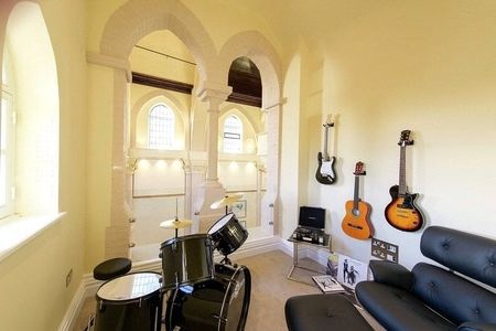 4 bedroom detached house to rent - Photo 5