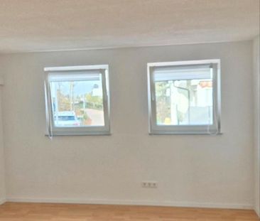 1 Zimmer Wohnung mit Einbauküche und Bad - Foto 1