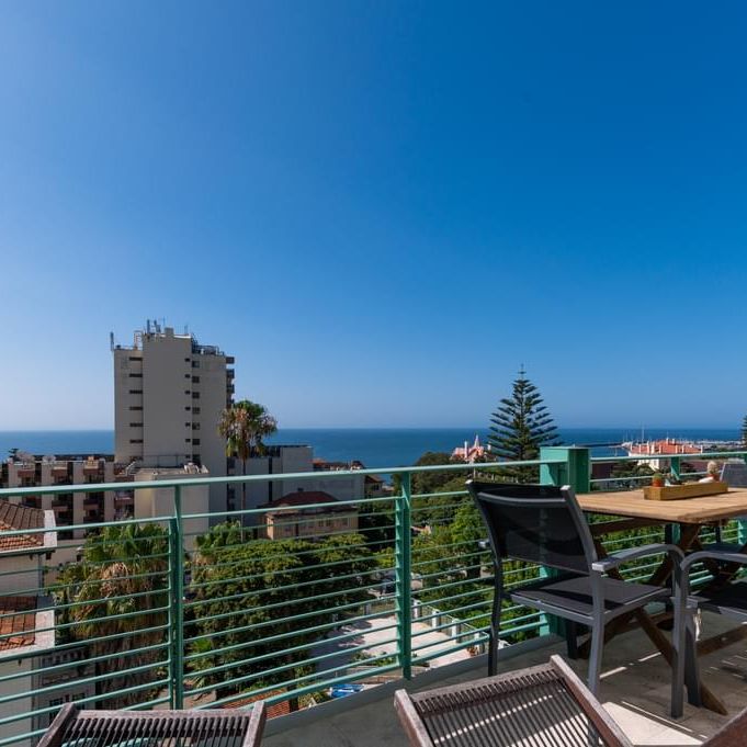 3 Bedroom Apartment with garden, Monte Estoril, Cascais - Photo 1