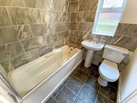 Stourbridge Road, Dudley, DY1 - Photo 4