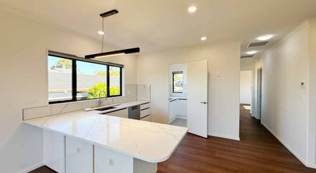 8B Downsview Road, Pakuranga Heights - Photo 3