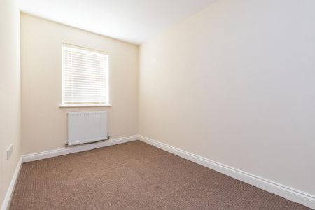 To Let 3 Bed House - Terraced - Photo 3