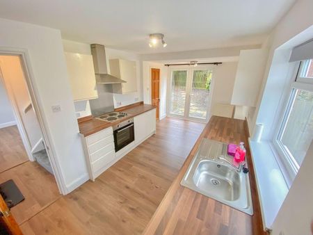 2 bed semi-detached house to rent in NE16 - Photo 3