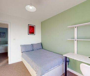 7 bedroom flat to rent - Photo 5