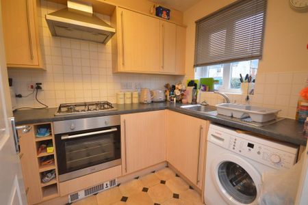 2 bedroom terraced house to rent - Photo 4