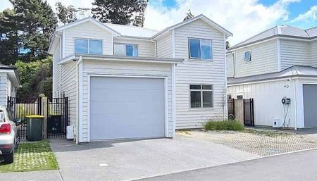 Modern sunny townhouse in central Whitby - Photo 4