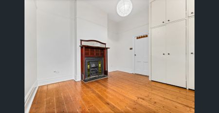 Two bedroom Edwardian house in ideal position- with courtyard! - Photo 5